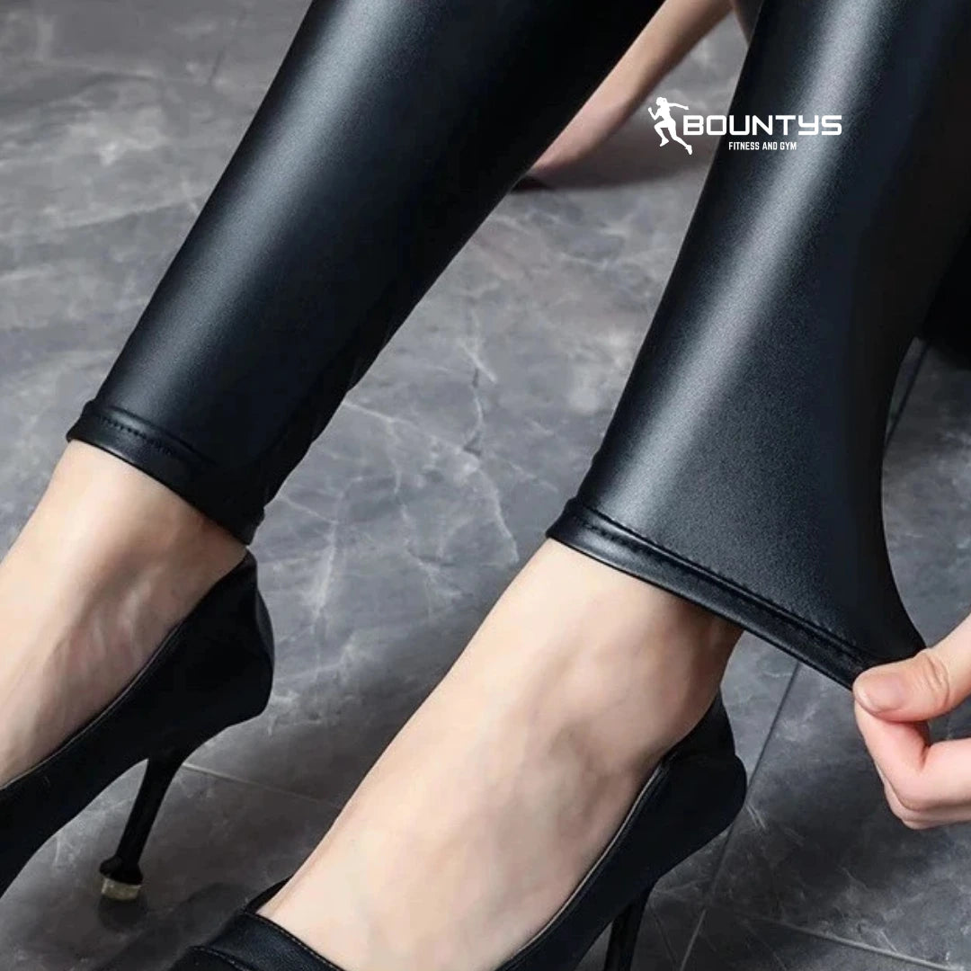 Calça de Couro Aveludada Ébano Luxe® + Brinde Exclusivo